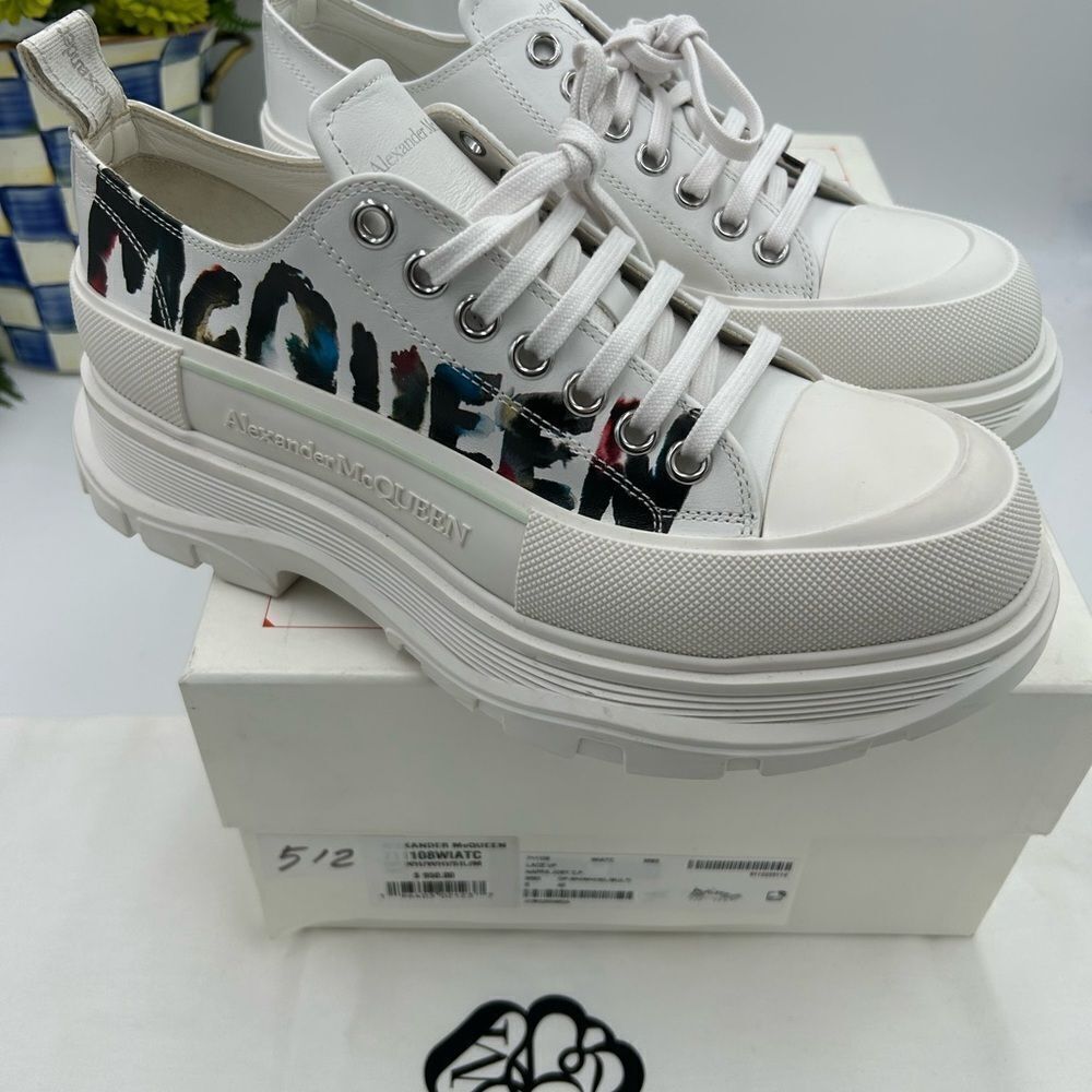 Men’s Alexander McQueen tread slick low top sneakers size 42 made in Italy - Picture 3 of 9